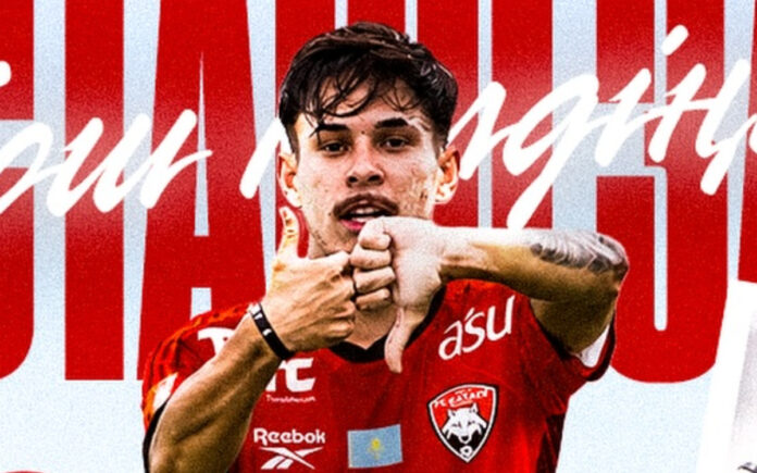Gustavo Zago foi anunciado no Kaysar FC (Foto: Kaysar FC/Divulgação)