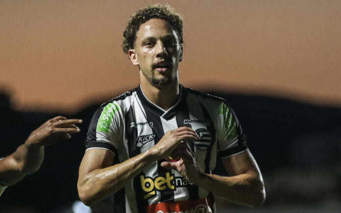 Ian Luccas, meio-campista do Athletic emprestado pelo Cruzeiro