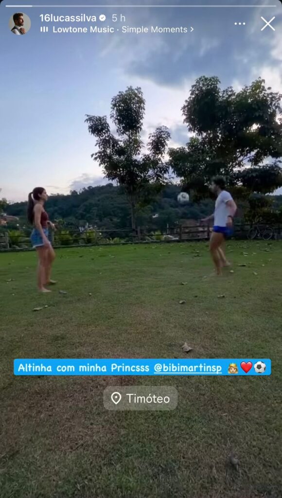 Lucas Silva aproveitou o momento de 'férias' com a namorada, em Timóteo, interior de Minas (Foto: Reprodução/Instagram)