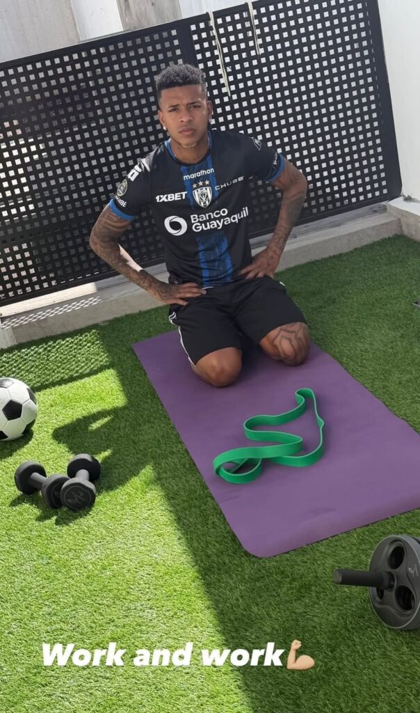 Arroyo em atividade física durante a pausa para a Copa (Foto: Reprodução/Redes Sociais)