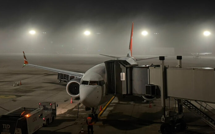 Confins com forte neblina na noite desta quinta (11)