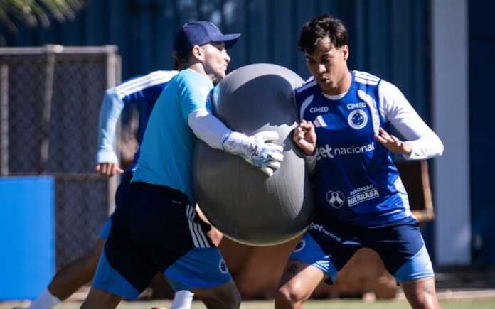 Kaio Jorge em treino do Cruzeiro, na Toca II