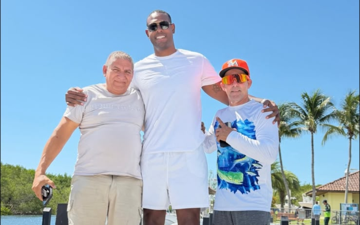 Leal curte férias nos Estados Unidos antes de se apresentar ao Sada Cruzeiro