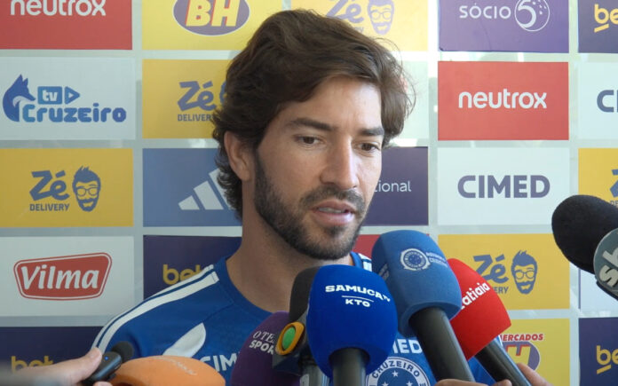 Lucas Silva, volante do Cruzeiro, na Toca II