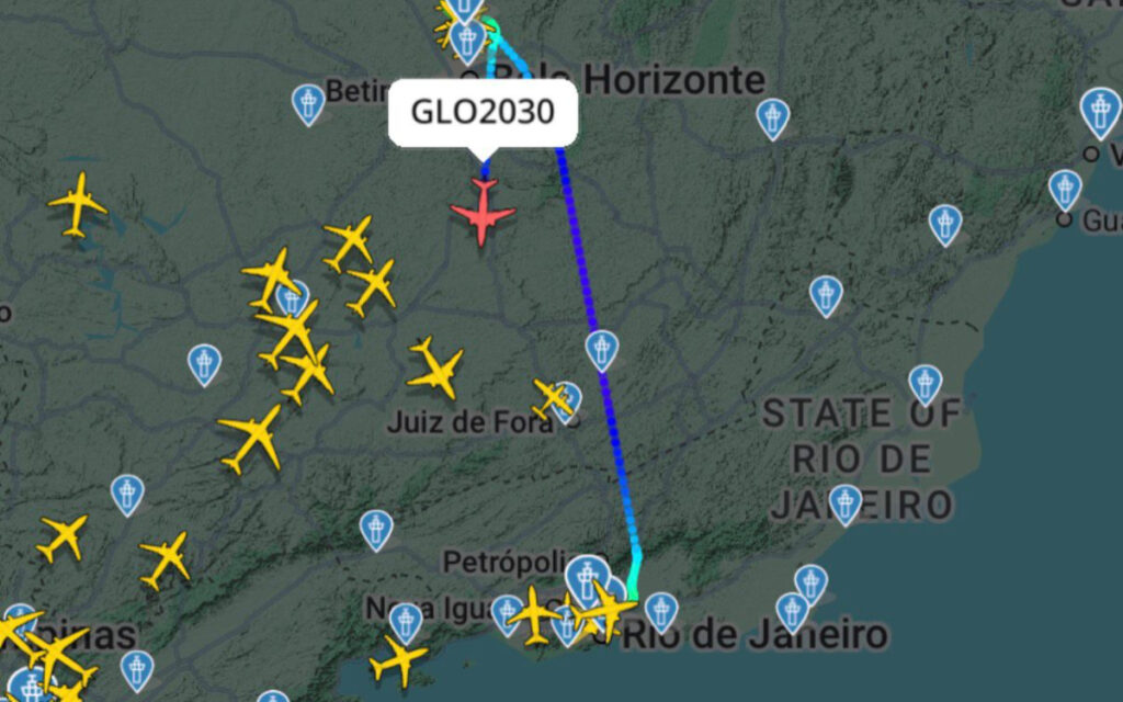 Radar de site especializado mostra voo retornando ao Rio