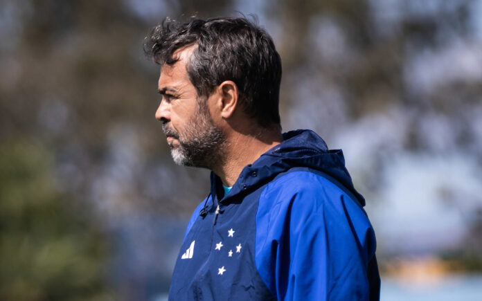 Artur Jorge, técnico do Cruzeiro, na Toca II, em BH