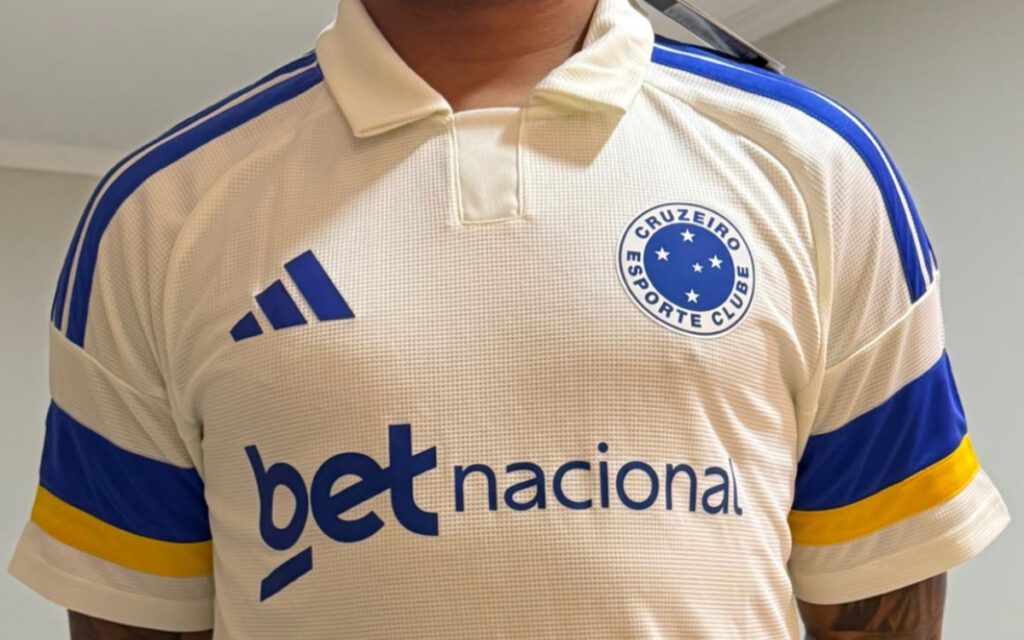 Novo uniforme do Cruzeiro (Foto: Reprodução/Redes sociais)