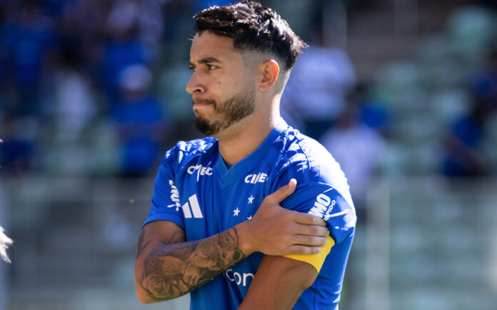 William, lateral-direito do Cruzeiro, é o capitão pelo segundo jogo seguido (Foto: Gustavo Aleixo/Cruzeiro)