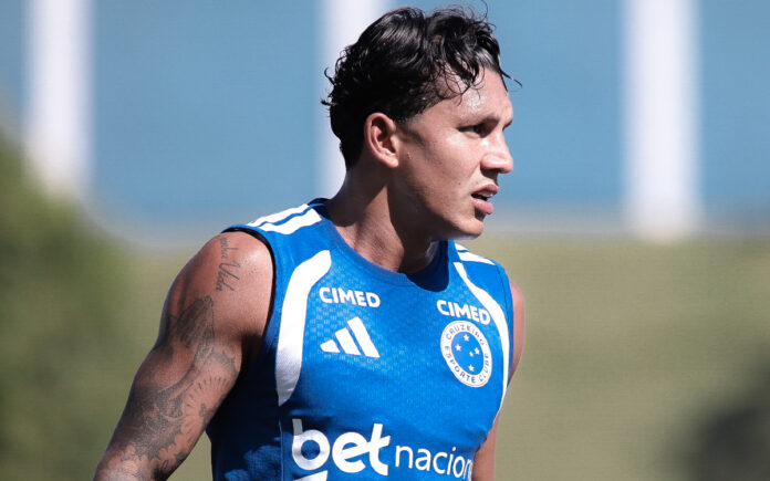 Lucas Romero vai desfalcar o Cruzeiro diante do Inter (Foto: Gustavo Martins/Cruzeiro)