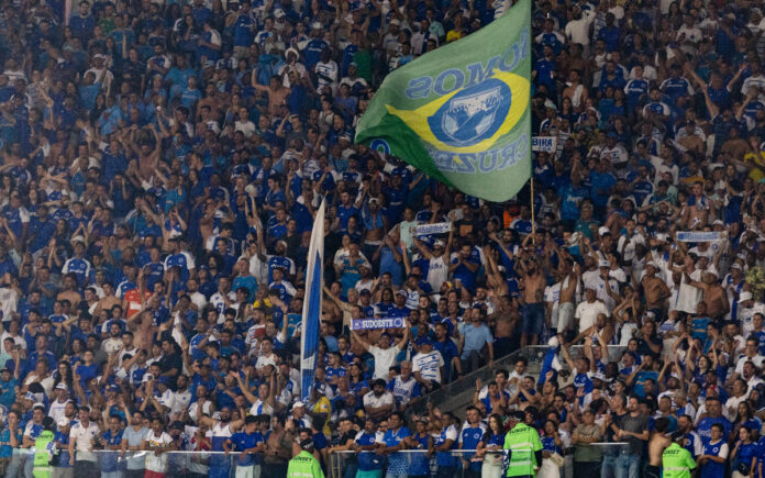 Torcida do Cruzeiro no Maracanã (Foto: Thaís Magalhães/Cruzeiro)