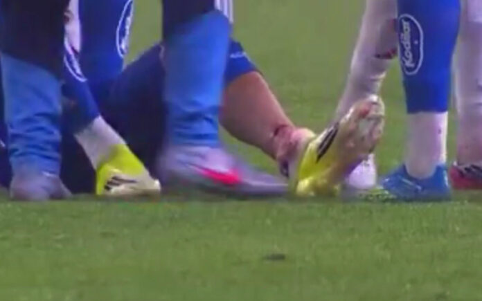 Gabriel Pec sofreu forte entrada no jogo diante do Inter (Foto: Reprodução/TV Globo)