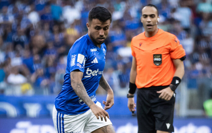 Matheus Henrique em jogo contra o Botafogo (Foto: Gustavo Aleixo/Cruzeiro)