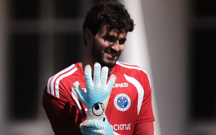 Goleiro Otávio é um dos pendurados do Cruzeiro (Foto: Gustavo Martins/Cruzeiro)