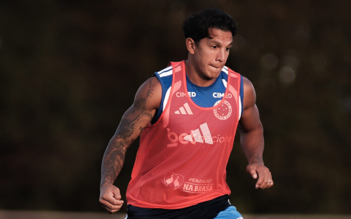 Lucas Romero, volante do Cruzeiro