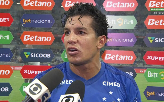 Lucas Romero, volante do Cruzeiro, em entrevista após Cruzeiro 0x1 Botafogo (Foto: Reprodução/Premiere)
