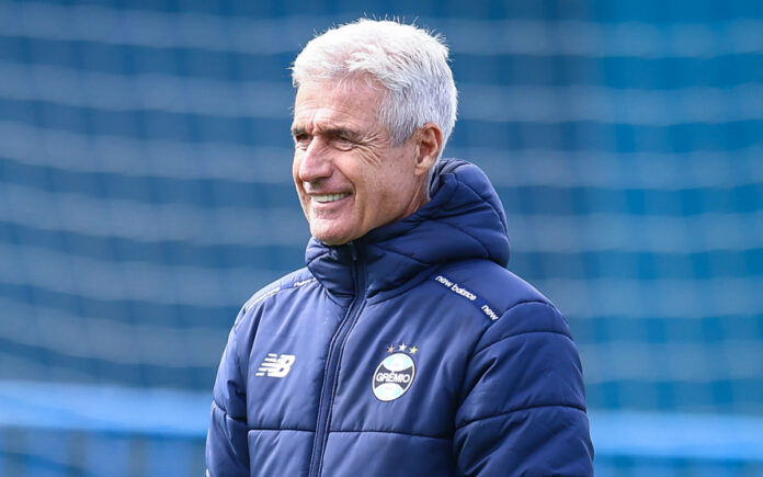 Luis Castro, técnico do Grêmio