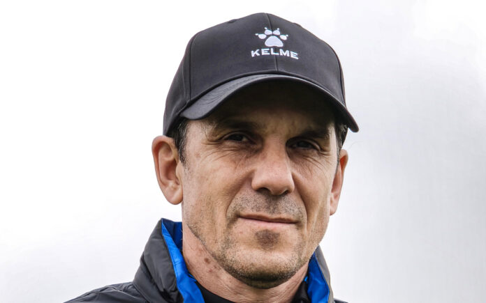 Mauricio Larriera, técnico do Defensor-URU (Foto: Defensor/Divulgação)