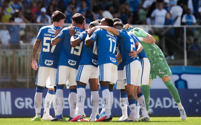 Time do Cruzeiro contra o Defensor-URU