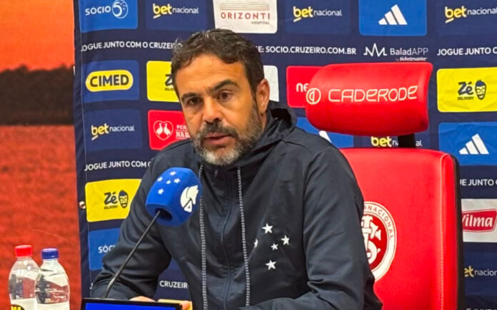 Artur Jorge, técnico do Cruzeiro, no Beira-Rio