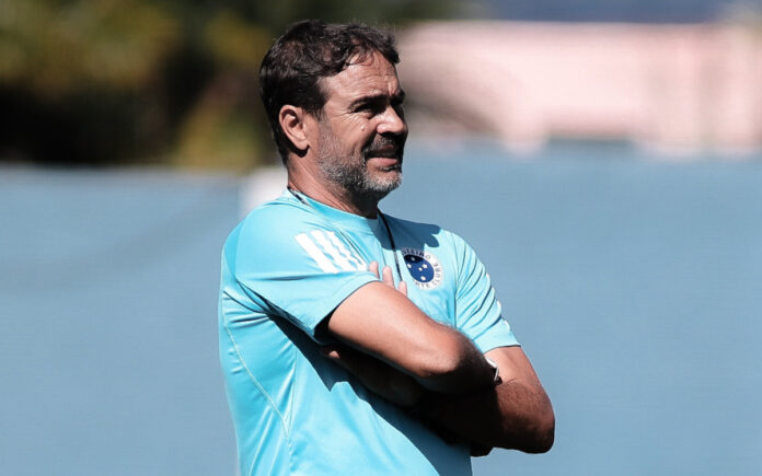 Artur Jorge, técnico do Cruzeiro, na Toca II, em BH