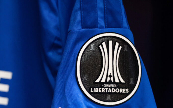 Camisa do Cruzeiro em jogo da Libertadores