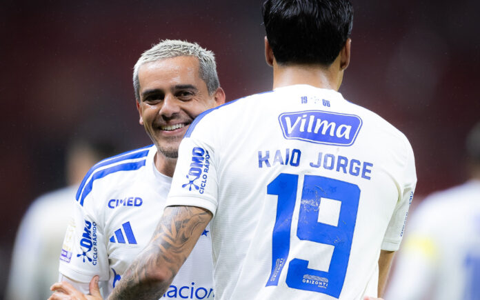 Fagner deu assistência para Kaio Jorge contra o Inter