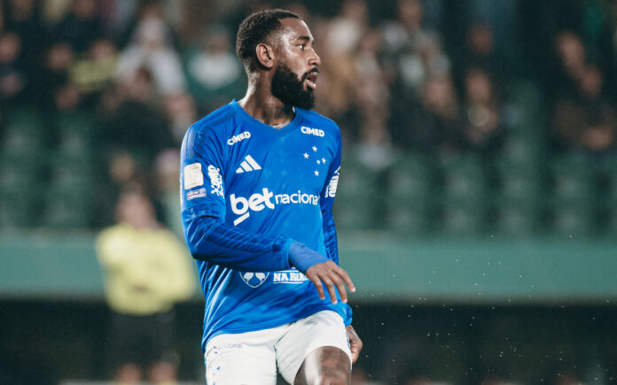 Gerson foi decisivo na vitória do Cruzeiro contra o Coritiba