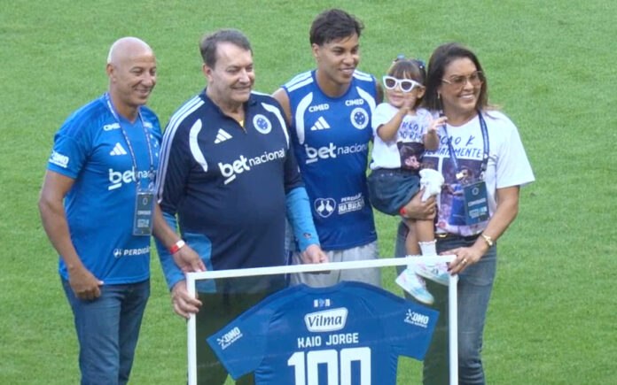 Kaio Jorge foi homenageado no Mineirão