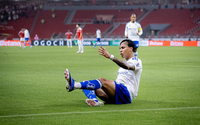 Kaio Jorge celebra gol contra o Inter, no Beira-Rio