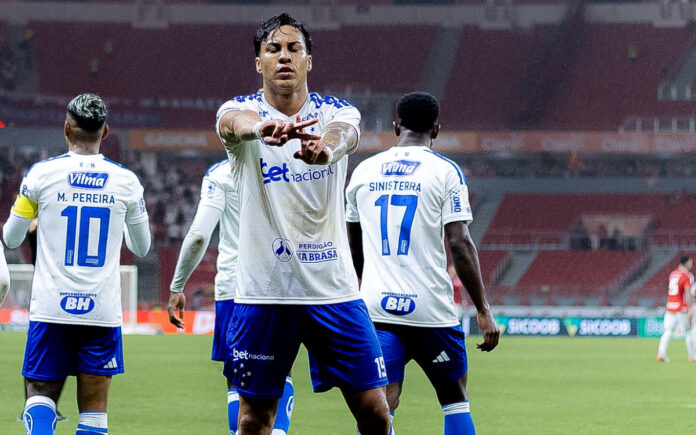 Kaio Jorge celebra gol contra o Inter, no Beira-Rio