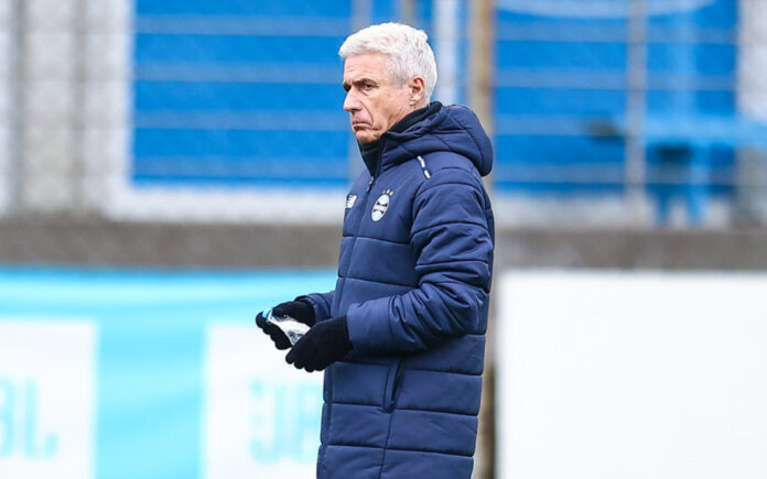 Luís Castro, técnico do Grêmio