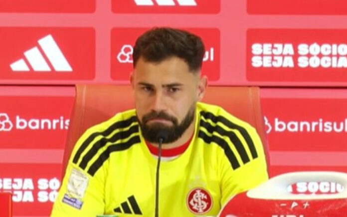 Matheus Cunha foi apresentado pelo Inter nesta segunda (20)