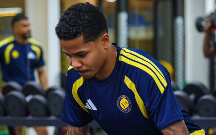 Wesley em treino pelo Al-Nassr nesta semana