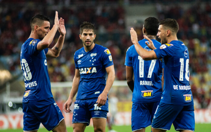 Thiago Neves e Arrascaeta marcaram os gols do Cruzeiro contra o Flamengo, no Maracanã, em 2018 (Foto: Bruno Haddad/Cruzeiro)