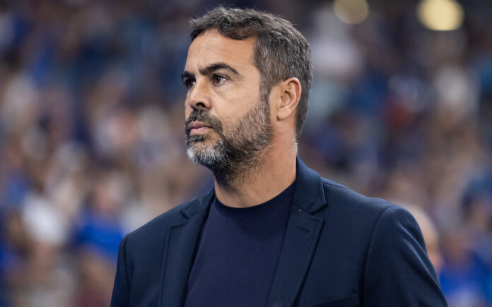 Artur Jorge, técnico do Cruzeiro, em clássico no Mineirão (Foto: Gustavo Aleixo/Cruzeiro)