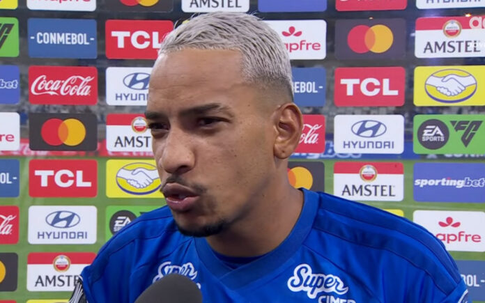 Matheus Pereira concedeu entrevista depois de Cruzeiro 1x1 Flamengo (Foto: GE TV/Reprodução)