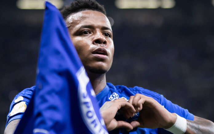 Arroyo celebra golaço pelo Cruzeiro no clássico