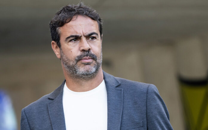 Artur Jorge em jogo do Cruzeiro no Brasileirão