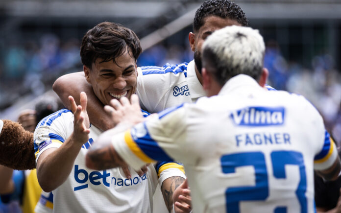 Kaio Jorge comemora gol marcado contra o Mirassol neste domingo (9)