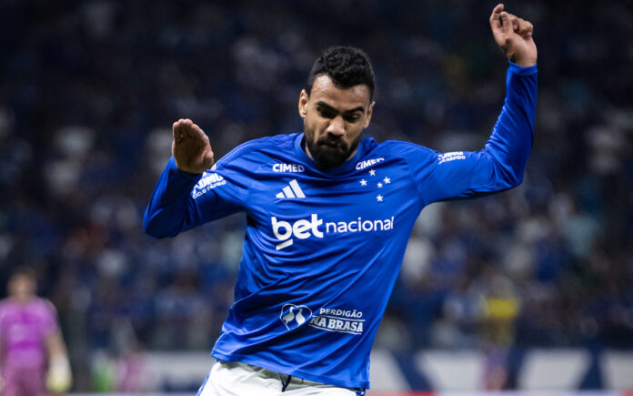 Fabrício Bruno, zagueiro do Cruzeiro, no Mineirão
