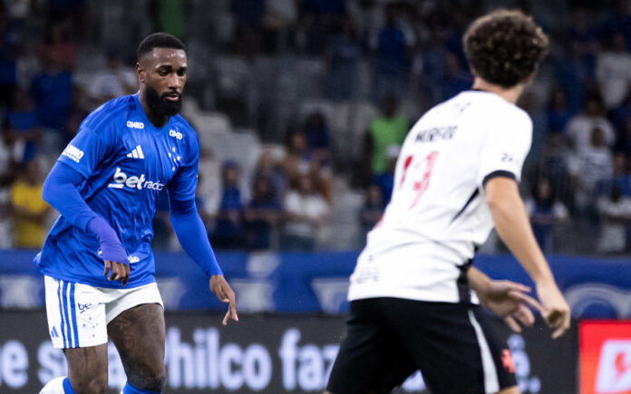 Gerson no empate contra o Vasco, no Mineirão