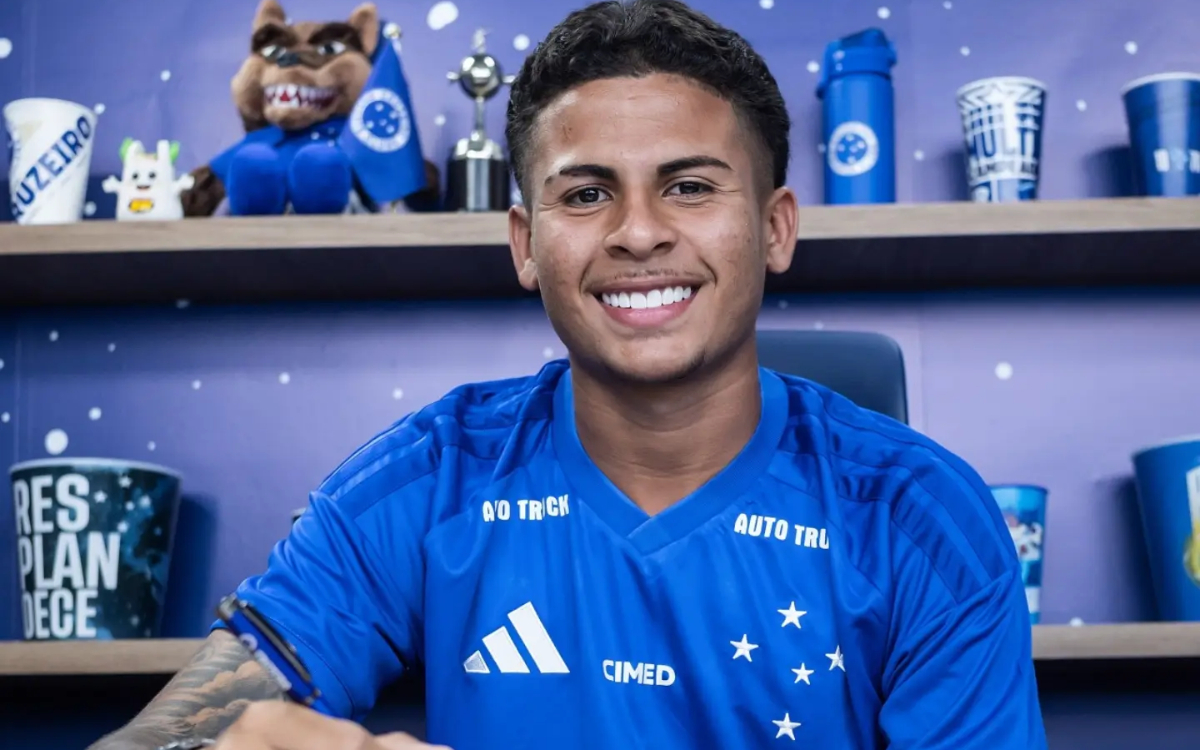 Destaque do sub-17 do Cruzeiro assina contrato profissional; veja detalhes