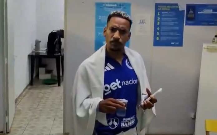 Matheus Pereira se surpreendeu com 'invasão' de torcedores na sala de antidoping