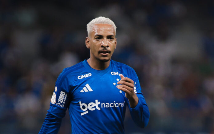 Matheus Pereira em vitória contra a Chapecoense, em BH