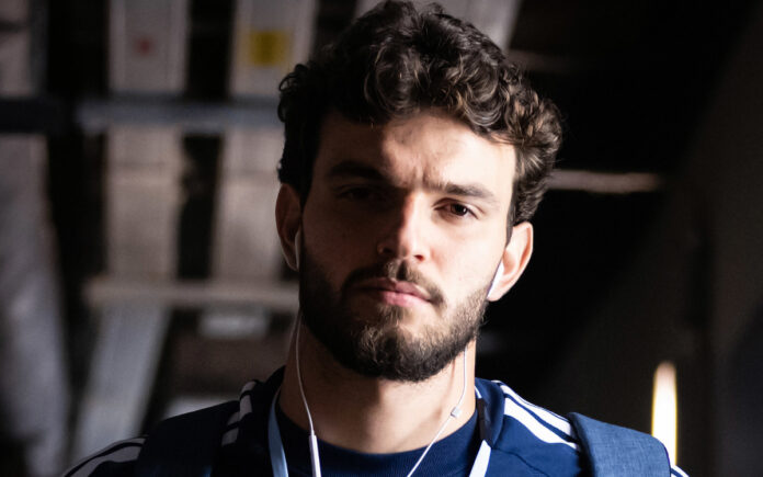 Otávio, goleiro do Cruzeiro, antes de jogo no Mineirão