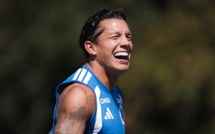 Romero será titular do Cruzeiro contra o Flamengo, no Maracanã