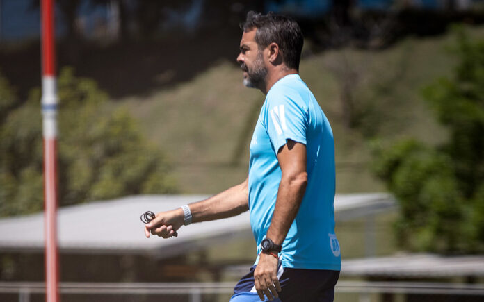 Artur Jorge em treino na Toca II