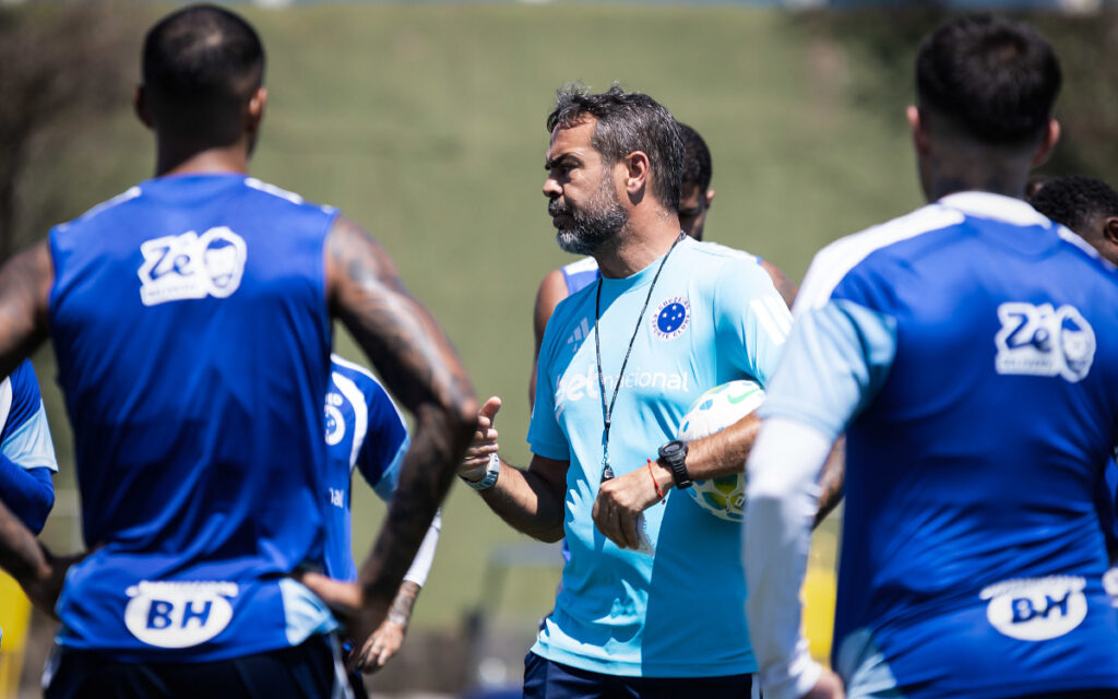 Artur Jorge em treino na Toca II