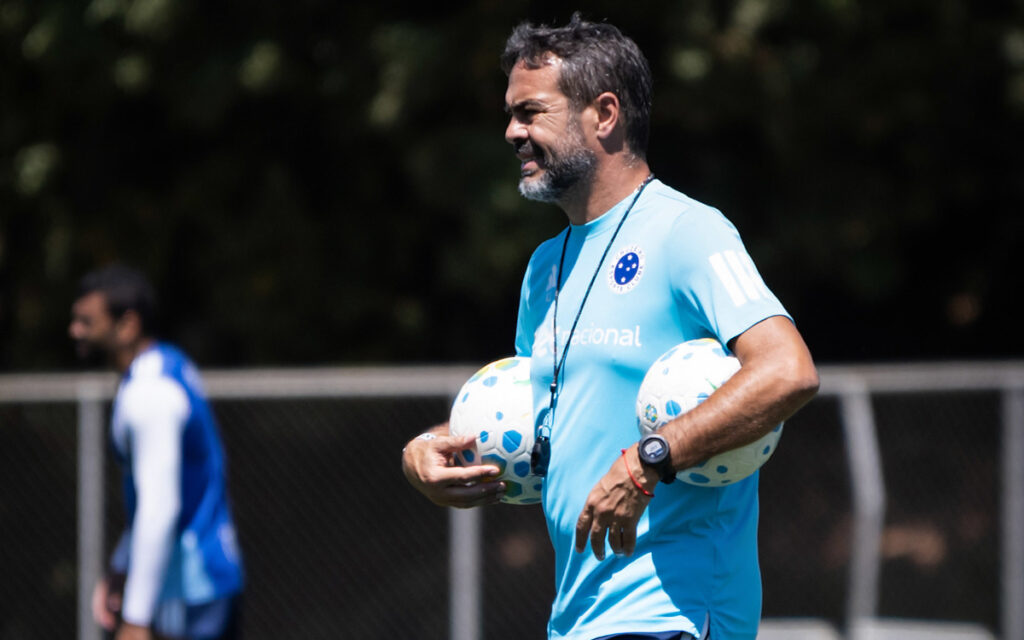 Artur Jorge em treino na Toca II