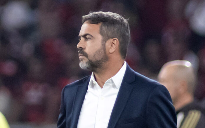 Artur Jorge, comandante do Cruzeiro